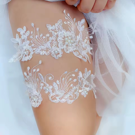 Classic Lace and Pearl Bridal Garters (2pcs)
